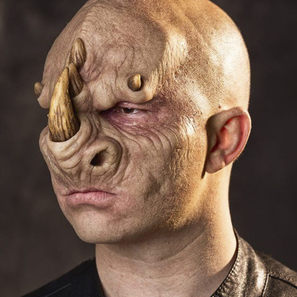 ESPECIALIDAD EN PROSTÉTICOS DE SILICÓN Y DENTADURAS